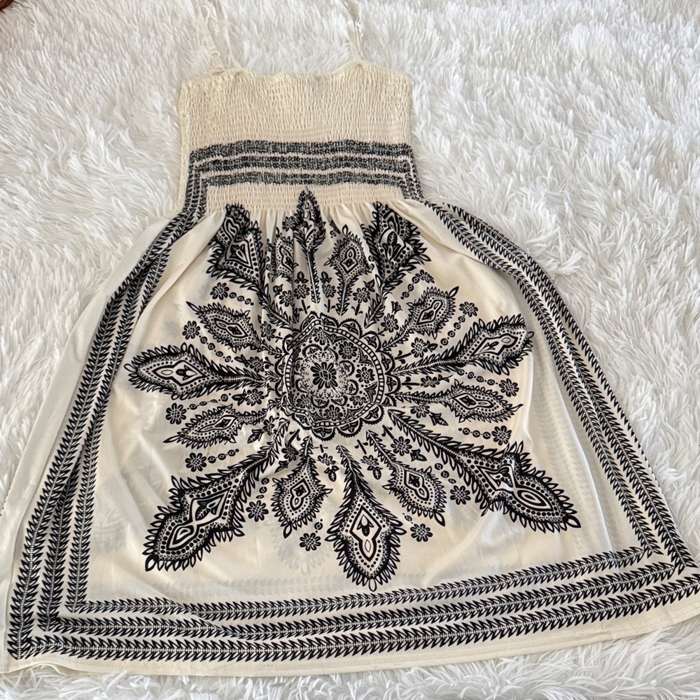 Shoreline Cream and Black Sunburst Dress